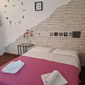 Homestay A Casa Di Delia - Stazione Fidene, Rome